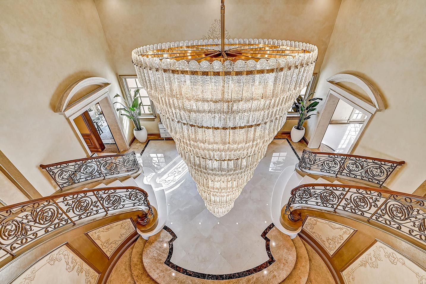 Luxury Properties in Los Angeles